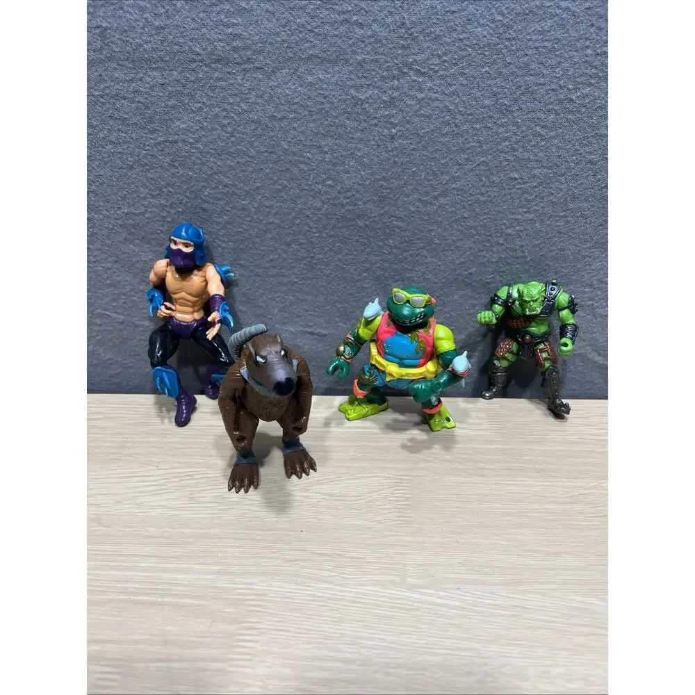 Lot of 14 Vintage Mutant Ninja Turtles Collectible Figures Read